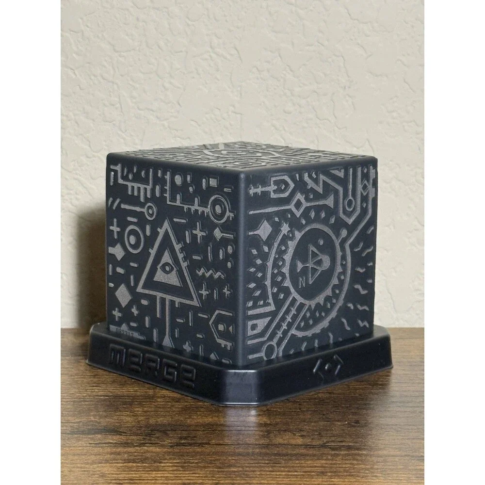 Merge Cube - Augmented Reality Hands-on Tool
